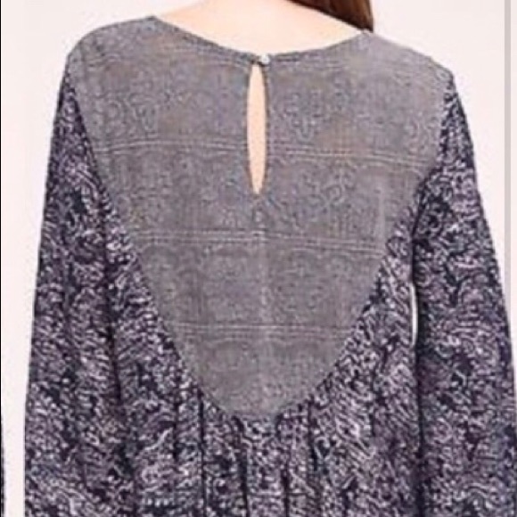 Anthropologie Akemi and Kin Marcella Top Medium - Picture 3 of 3